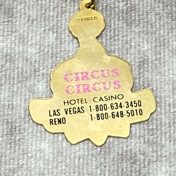 Circus Circus Clown Keychain Vintage Gold-Tone Hotel Casino Souvenir From Taiwan - Picture 2 of 9